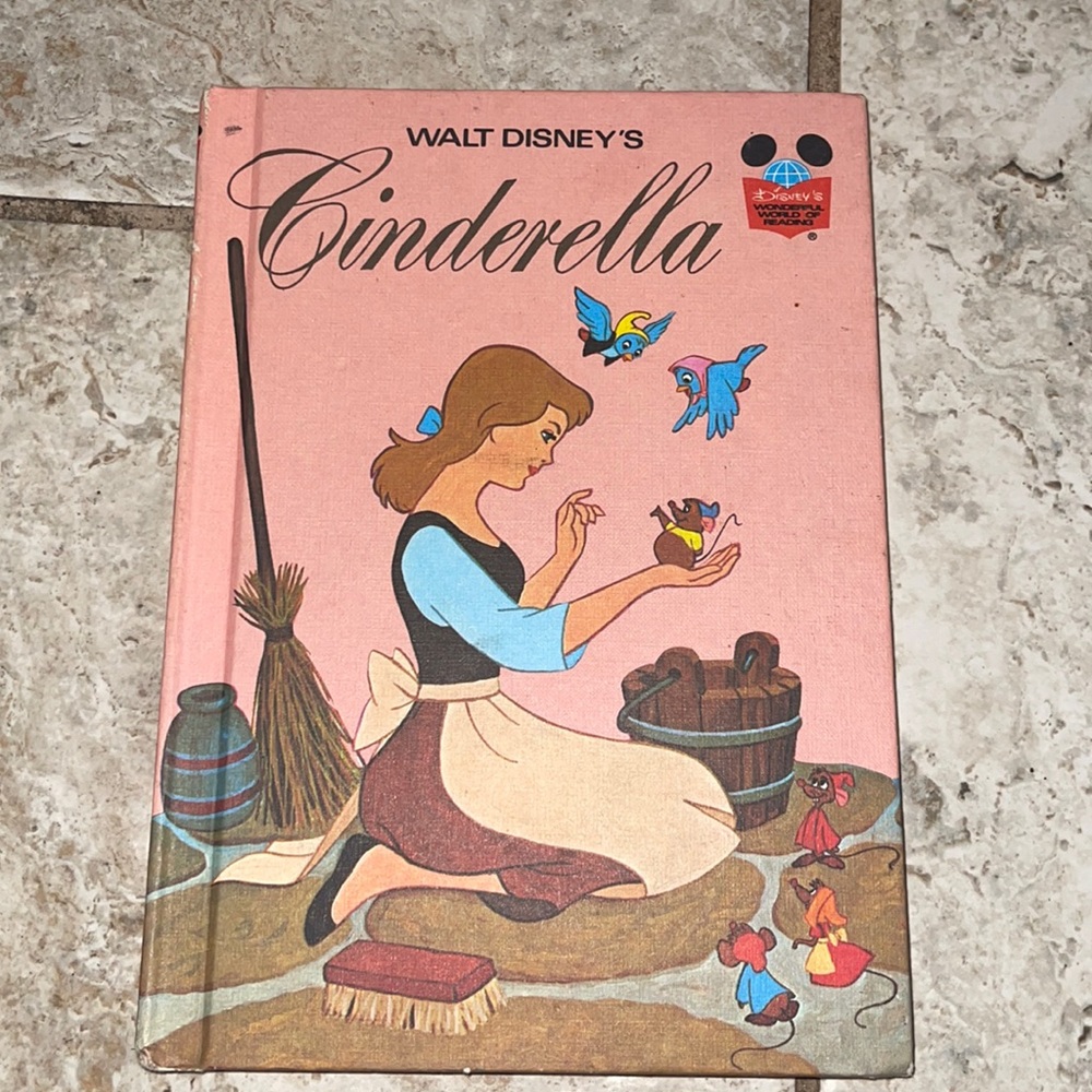 Walt disney Cinderella book